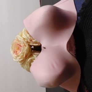 Bali, Bra, Blush, size 40 D. Soft,New.